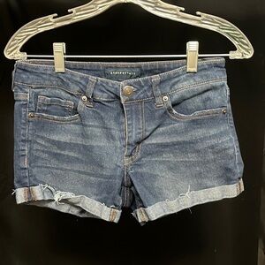 𝅺AEROPOSTALE- midi jean shorts